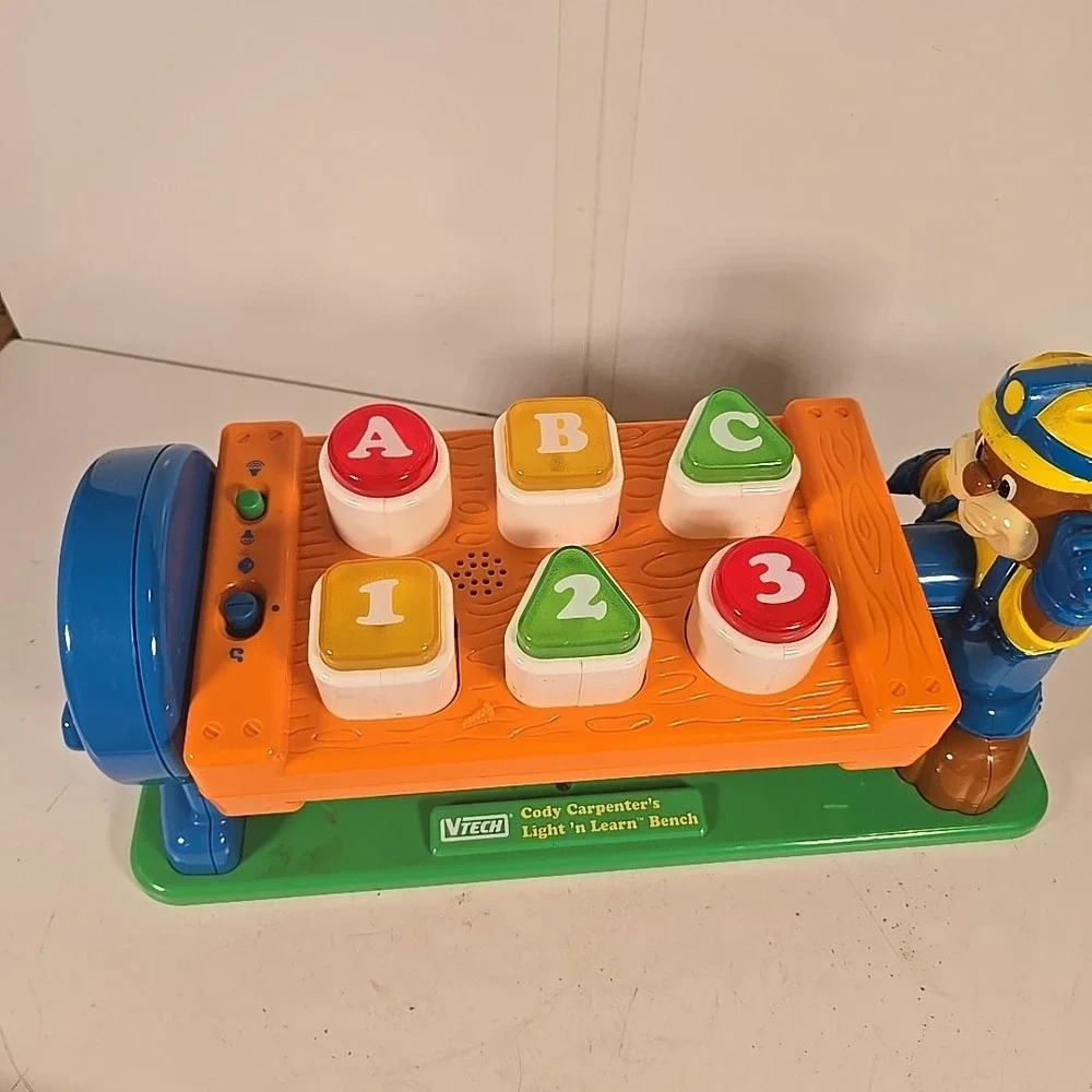 Vtech Cody Carpenter's Light n Learn‎ Bench Busy Beaver Wosking